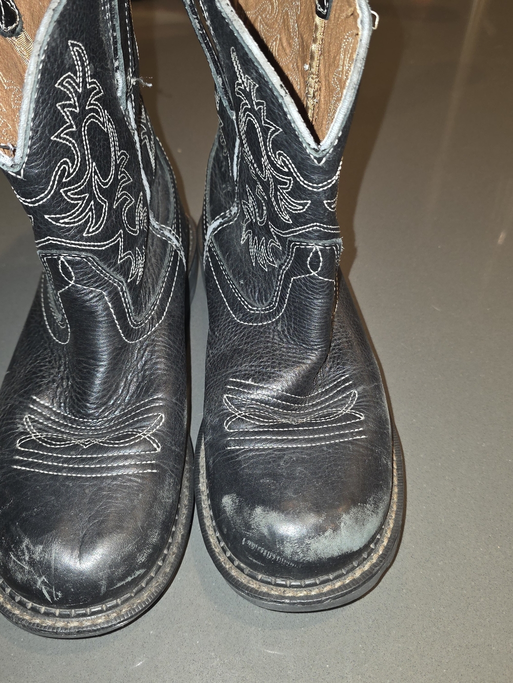 Ariat Black Leather Kids Western Pull-On Boots with White Stitching